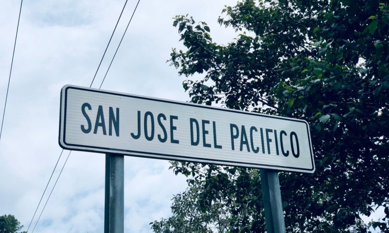 San José del Pacifico town sign